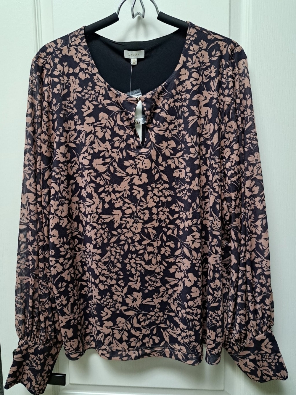 NWT Women's Floral Keyhole Blouse in Tan on Black By Laura